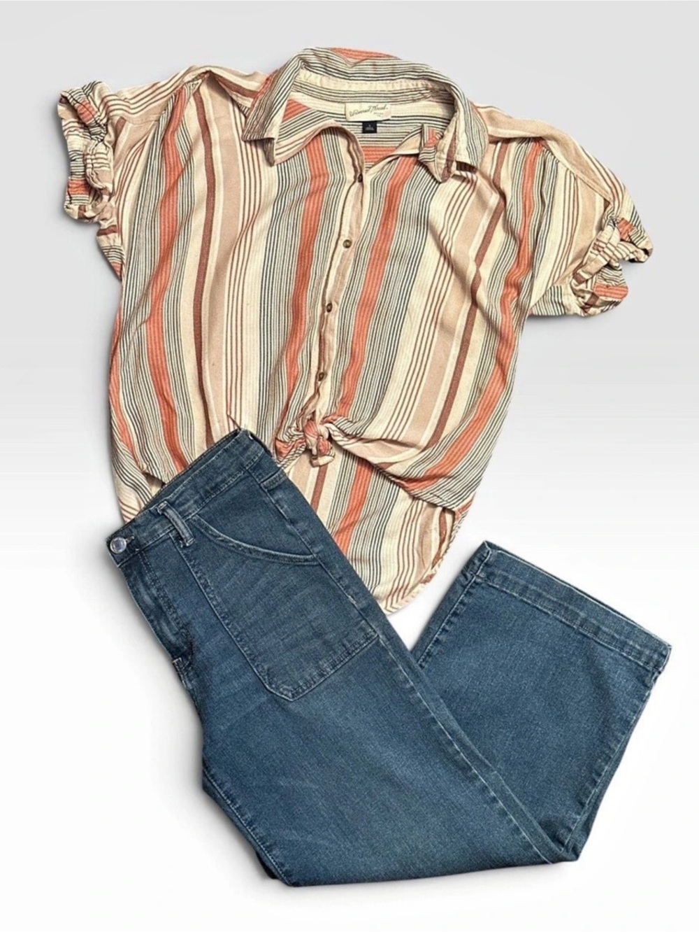 Universal Thread Striped Top - Picture 2 of 7